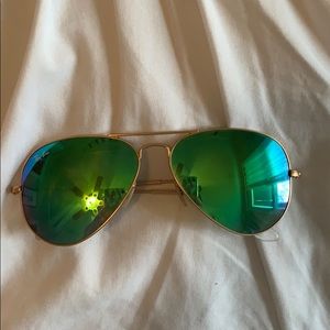 Ray-Ban Rose Gold Sunglasses